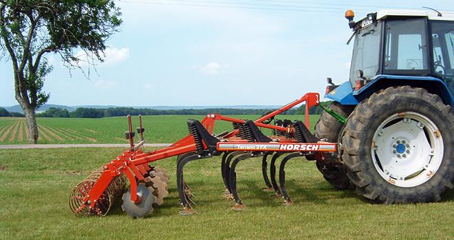 Dans le cadre du projet Praigly, une enquête a été menée sur les techniques alternatives mises en place pour la destruction des prairies sans labour ni glyphosate. © Pixel6TM Dans le cadre du projet Praigly, une enquête a été menée sur les techniques alternatives mises en place pour la destruction des prairies sans labour ni glyphosate. © Pixel6TM