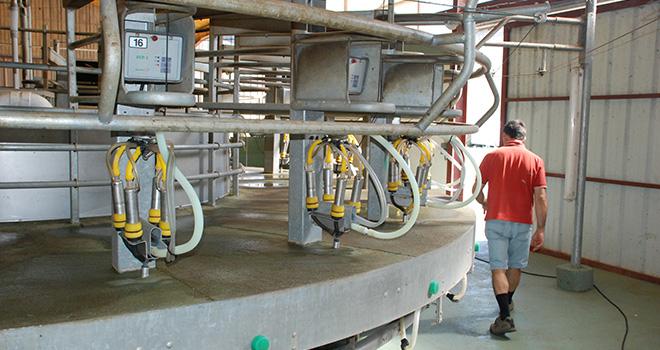 Selon son installation de traite, l'éleveur pourra envisager une augmentation de production plus ou moins importante. Photo : C. Milou/Pixel Image Selon son installation de traite, l'éleveur pourra envisager une augmentation de production plus ou moins importante.