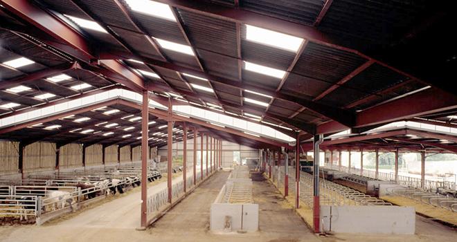 Pour les bâtiments avec charpente en acier, le tarif des devis a augmenté de 30 % en un an. © Waltefaugle Pour les bâtiments avec charpente en acier, le tarif des devis a augmenté de 30 % en un an. © Waltefaugle