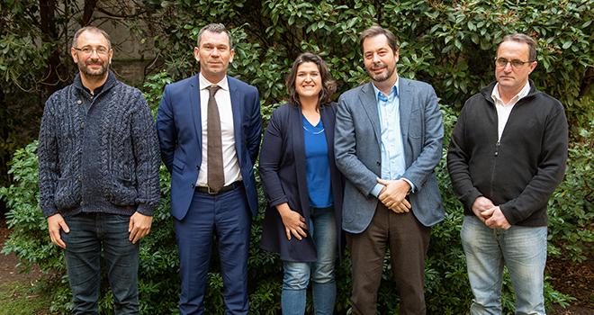 De gauche à droite : Hervé Coursimault, vice-président de l’APBO, Thierry Cotillard, président d’Intermarché et Netto, Anne-Laure Dutertre, vice-présidente de l’APBO, Antoine Fievet, PDG du groupe Bel et Gilles Pousse, président de l’APBO. DR De gauche à droite : Hervé Coursimault, vice-président de l’APBO, Thierry Cotillard, président d’Intermarché et Netto, Anne-Laure Dutertre, vice-présidente de l’APBO, Antoine Fievet, PDG du groupe Bel et Gilles Pousse, président de l’APBO.