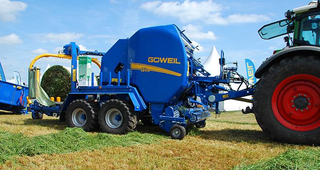 Göweil propose d’équiper ses ensembles de pressage d’un pont moteur pour limiter la puissance de traction nécessaire. Photo : M. Lecourtier/Pixel image Göweil propose d’équiper ses ensembles de pressage d’un pont moteur pour limiter la puissance de traction nécessaire. Photo : M. Lecourtier/Pixel image