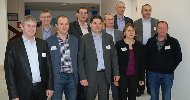 Les présidents (en première ligne) et les directeurs des 5 entreprises de conseil élevage formant le Groupe Seenergi. Photo : N. Tiers/Pixel image Les présidents (en première ligne) et les directeurs des 5 entreprises de conseil élevage formant le Groupe Seenergi. Photo : N. Tiers/Pixel image