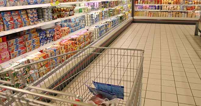 La part du lait représente 15% du prix du yaourt et 43% du prix de l'emmental. Crédit photo : galam/Fotolia La part du lait représente 15% du prix du yaourt et 43% du prix de l'emmental. Crédit photo : galam/Fotolia