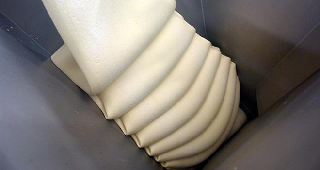 Eurial est le premier producteur français de mozarella avec 40 000 tonnes/an produites actuellement. Crédit photo : P.CRONENBERGER Eurial est le premier producteur français de mozarella avec 40 000 tonnes/an produites actuellement. Crédit photo : P.CRONENBERGER